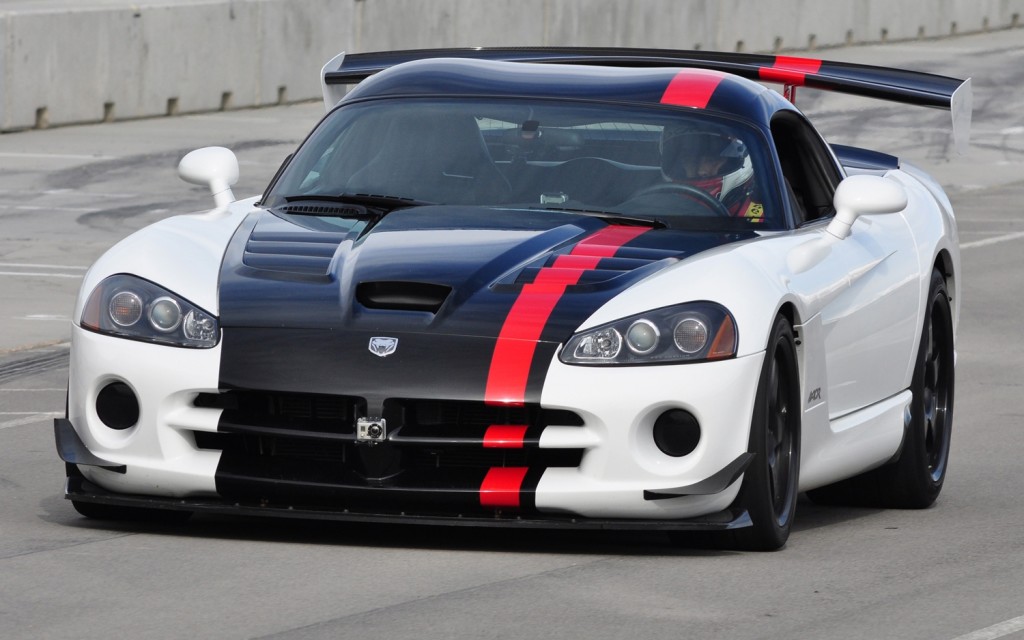 2016-dodge-viper-black